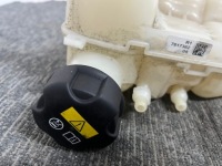 фото thumb №8, Bmw x1 f48 lci lift 2.0d бак бачок розширювальний оригінал