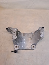 фото thumb №1, Кронштейн кронштейн генератора volvo xc40 2.0b 31480101
