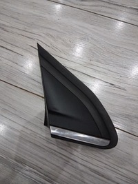 фото thumb №1, Трикутник заглушка крила права peugeot 2008 i