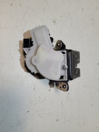 фото thumb №1, Замок задней крышки mazda 3 bp htb 18+