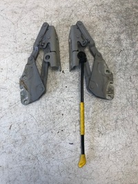 фото thumb №1, Петля петлі капот vw golf vi plus 5m0823302