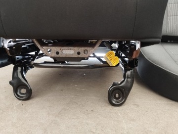 фото thumb №9, Dodge ram 1500 13-25 сиденья диван зад туннель usa