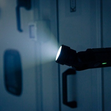 AKUMULATOROWA LATARKA MOCNA REGULOWANA PROFESJONALNA ROBOCZA 1000 LM USB C
