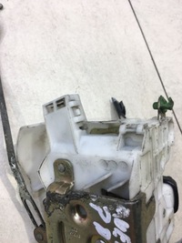 фото thumb №2, Замок дверь правый перед toyota avensis t22