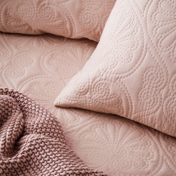 Стеганое покрывало на диван Диван 220х240 Kapa Leila Powder Pink