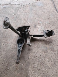 фото thumb №1, Поворотний кулак задня ліва vw golf v