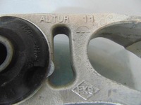 фото thumb №3, Кронштейн подушка двигуна renault twizy 112740032r