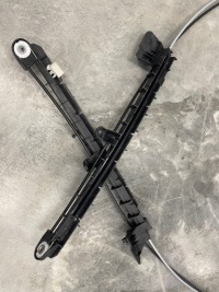 фото thumb №4, Механизм шторка багажника a6 c8 оригинал