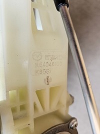 фото thumb №8, Mazda 3 iii bm 2.2 sh01 2013- троси коробки передач вибірник домкрат червона нитка