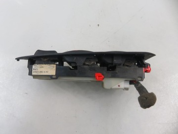 фото thumb №7, Панель стекло toyota avensis ii t25 8480205210b0