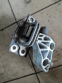 фото thumb №1, Nissan qashqai j10 кронштейн подушка двигуна 1.6dci