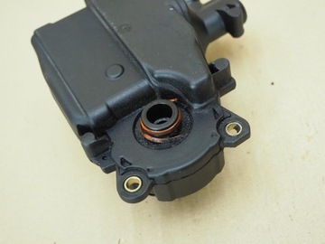 фото thumb №12, Вентиляція картера масла audi a8 d3 6.0 tdi w12 07c103464e