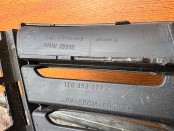 фото thumb №11, Vw touran 1t0 10-15 решітка радіатора решітка решітка середня перед 1t0853677c