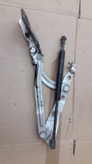 фото thumb №1, Volvo s40/zawiasy кришки амортизатори задня