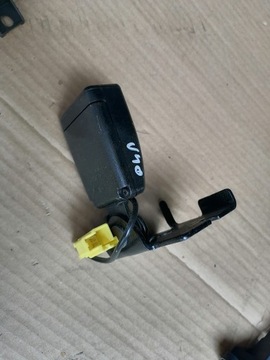 фото thumb №2, Застібка заднього ременя volvo v40 ii