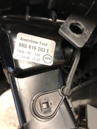 фото thumb №7, Решітка повітропровід зад audi a4 b8 8k0864376 8k0819203e