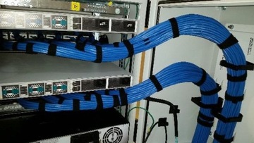 КРЮК-ОРГАНИЗАТОР ДЕРЖАТЕЛЬ СТОЙКИ 19 ДЮЙМОВ БОКОВОЙ 145x84