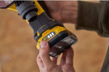 STANLEY Орбитальная шлифовальная машина 135x95 мм SFMCW221B