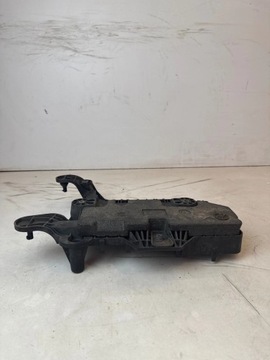 фото thumb №12, Основание акумулятора volkswagen golf passat audi a3 8p