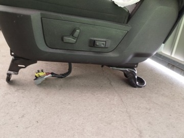 фото thumb №11, Dodge ram 1500 13-25 сиденья диван зад туннель usa