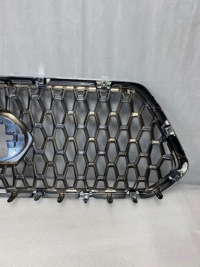 Решітка радіатора решітка  бампера перед toyota tacoma 17-23 Оригінал, фото thumb