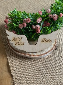 Drewniane skrzydełka Anioła z napisem Anioł Stróż Babci na Dzień Babci DIY
