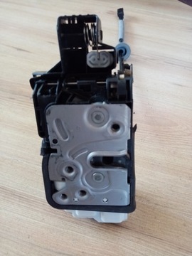 фото thumb №3, Volvo xc90 замок двері pr. зад 6pinów 918