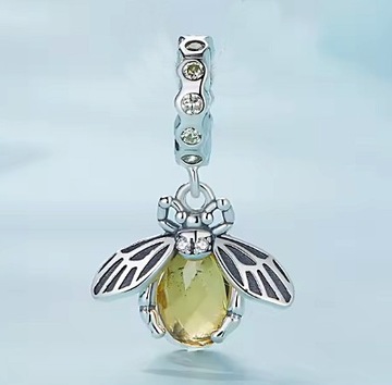 CHARMS ZAWIESZKA PSZCZOŁA CHARMS CHARMS PSZCZÓŁKA SREBRO 925 CYRKONIA