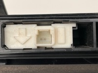 фото thumb №5, Накладка крышки зад toyota yaris iii микровыключатель 2011-2014 76801-0d180