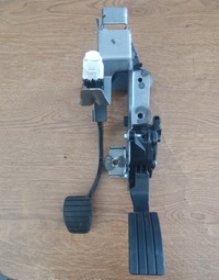 фото thumb №1, Renault clio iv педаль газа тормоза 180029347r