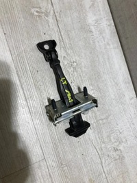 фото thumb №1, Ford fiesta mk8 обмежувач двері задня