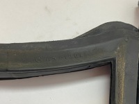 Прокладка скло ліва задня лівий задній бічна mercedes w124 універсал 1246700739 Зі Шроту, фото thumb