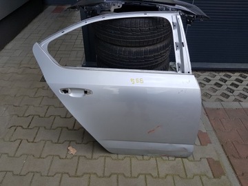фото thumb №1, Двері праві правий зад задні skoda octavia iii 5e5