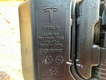 фото thumb №11, Бак склоомивача помпа tesla модель y 1607948-00-b 2020-
