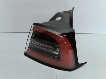 фото thumb №1, Tesla 3 рестайлінг y 20- лампа фара світло праві зад led нова 1502087-00-d