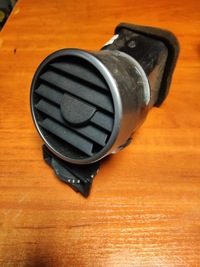 фото thumb №1, Решётка обдув land rover оригинальный номер jbd500210