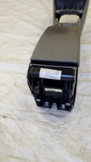 фото thumb №8, Vw passat b6 подлокотник светлый материал