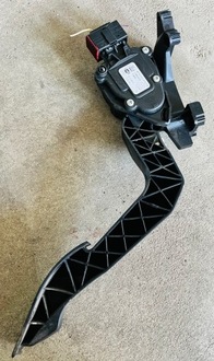 фото thumb №1, Jeep renegade 15r. педаль газа 51942423