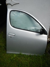 фото thumb №1, Двері перед праві toyota yaris verso комплектні