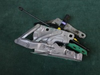 фото thumb №1, Петля капот заклёпки jaguar xe x760 xe-r xe-s 2015-