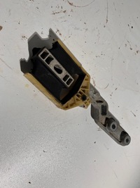 фото thumb №1, Volvo xc90 ii кронштейн двигуна 31480554