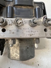 фото thumb №5, Насос abs renault twingo ii 476605531r