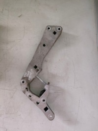 фото thumb №1, Bmw g30 540d xdrive кронштейн коробки 8485312