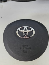 фото thumb №8, Торпедо консоль подушка  подушка toyota yaris iii рестайлінг оригінал демонтаж