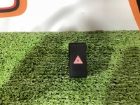 фото thumb №5, Выключатель кнопка аварийных land rover discovery 5 l462 hy32-11k656-aa