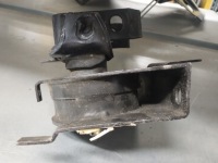 фото thumb №3, Подушка двигателя 04612367