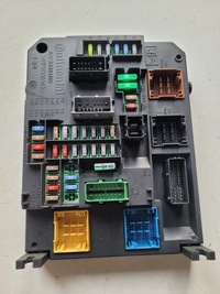фото thumb №1, Модуль коробка запобіжників peugeot 308 ii t9 9806687880