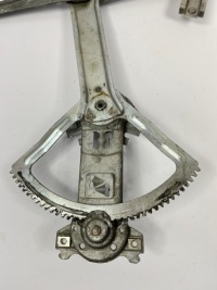 Подъемник стекло правая  перед ручной механический mercedes w124 седан s124 универсал Киев, фото thumb