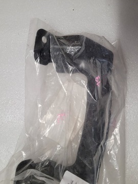 фото thumb №6, Porsche macan 95b держатель крепление заливка топлива 95b802305 95b802305ygrv