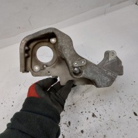 Volvo v40 2 d4 2,0d d4204t14 кронштейн кронштейн кронштейн двигателя генератора Недорого, фото thumb